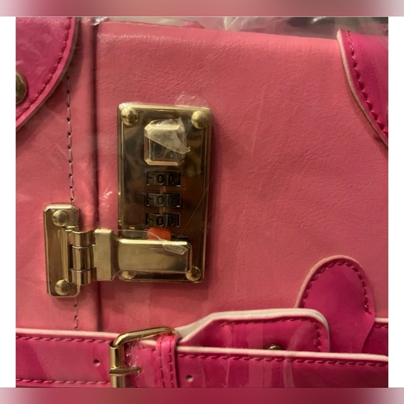 LAST ONE! NWT Bibbidi Bobbidi Boutique Disney World Parks Luggage Trunk PINK - Picture 9 of 13